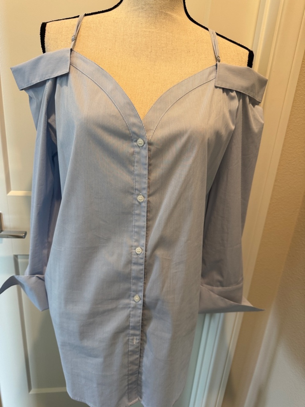 Trouve Light Blue Cold-Shoulder Button-Down Shirt